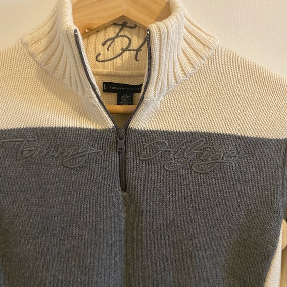 XS Men’s Tommy Hilfiger sweater grey front collar zipper embroidered logo - Picture 9 of 13